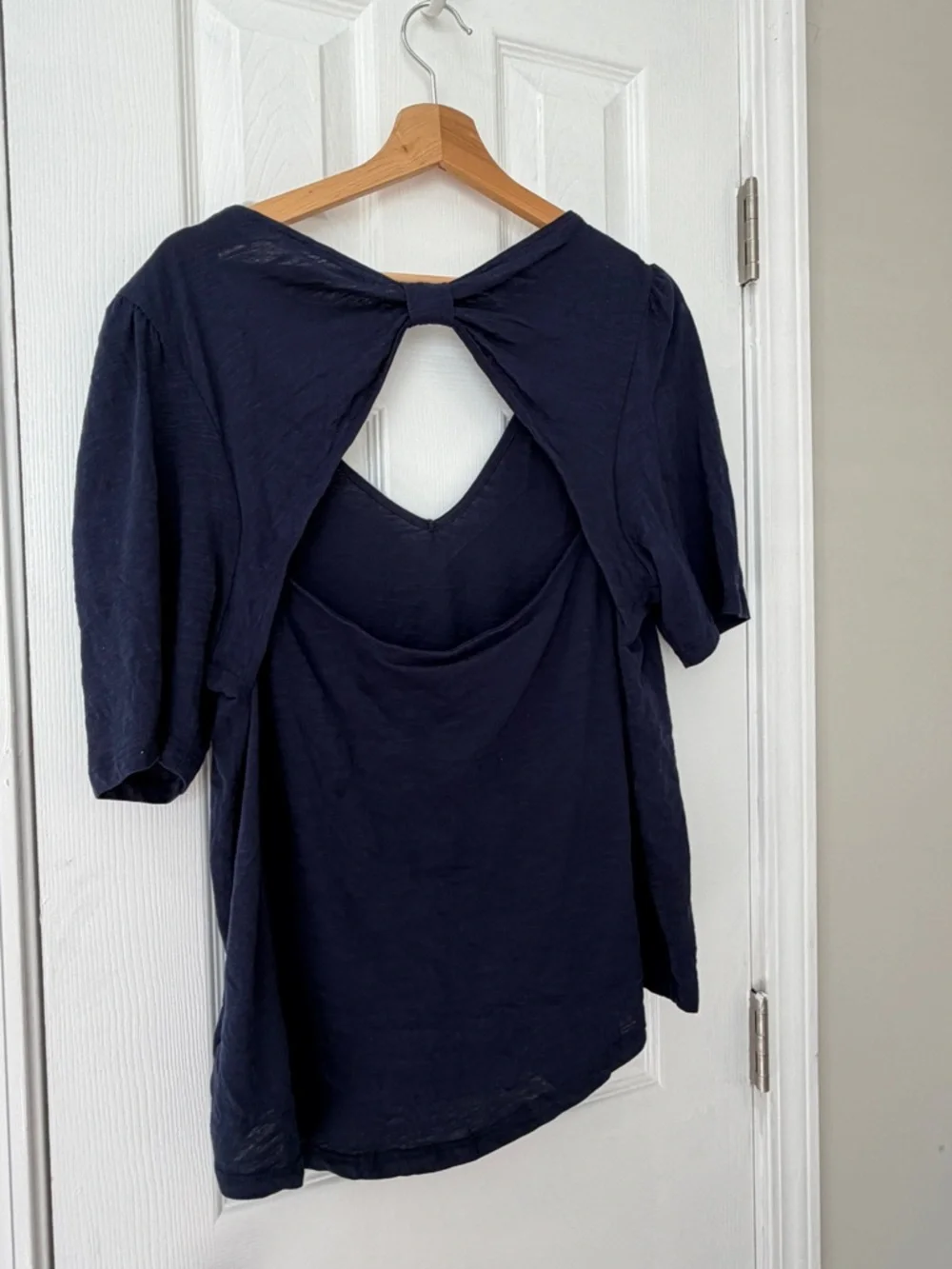 Meadow Rue by Anthropologie Navy V-Neck Puff Sleeve Top with Back Keyhole - Picture 9 of 10